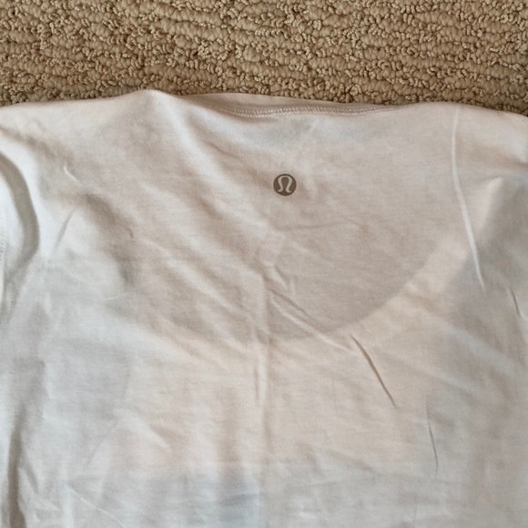 Lulu white shirt - Picture 3 of 3